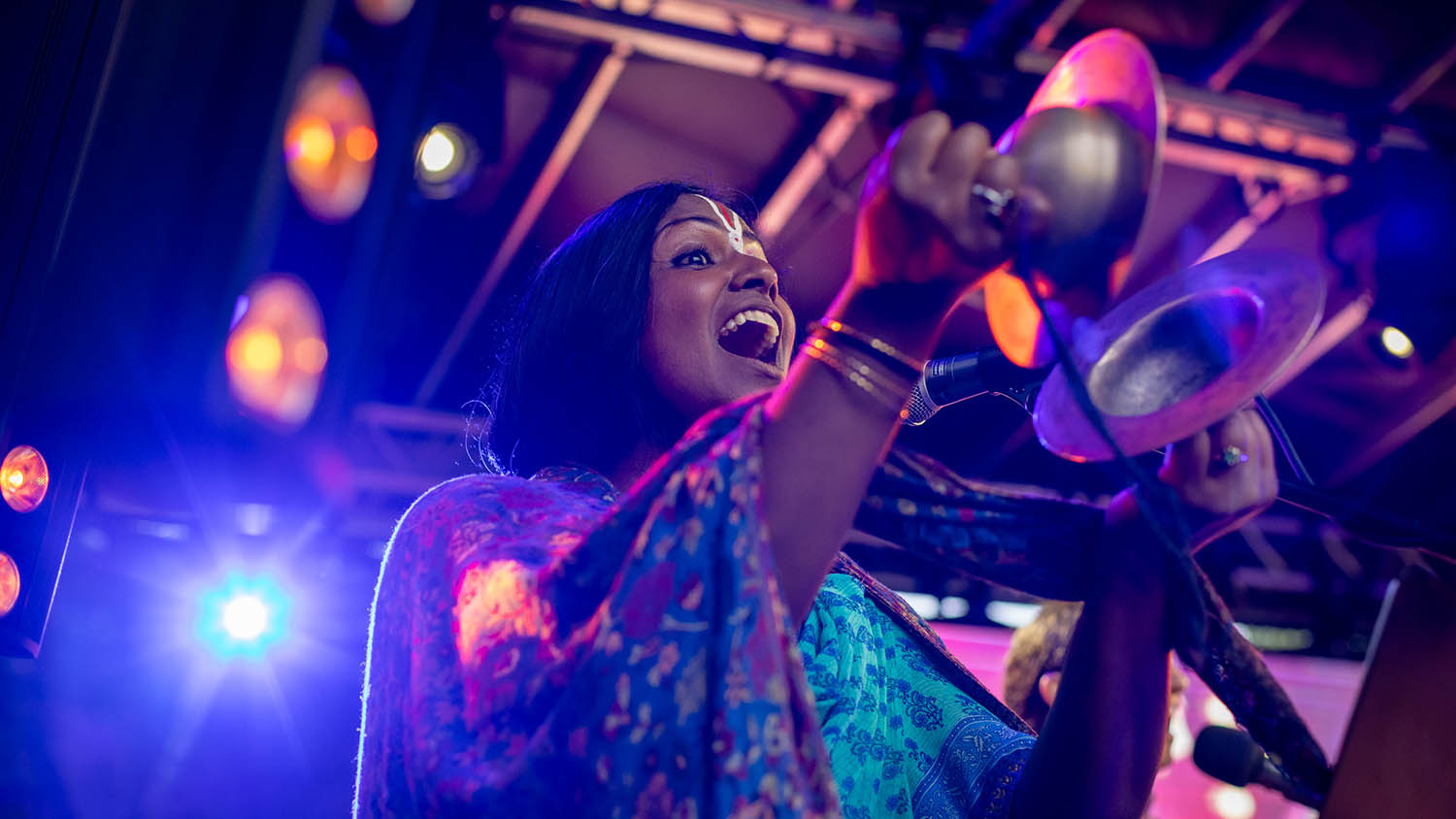 Kirtan with cymbals