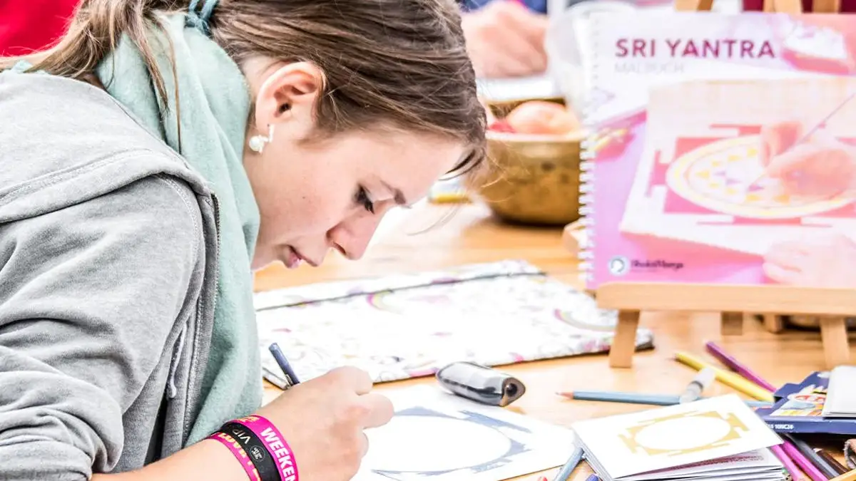 Sri Yantra Painting Meditation class in action